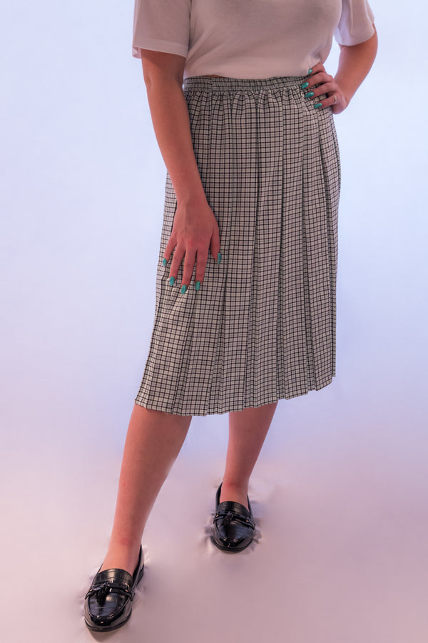 pleated 1960s style skirt in sage
