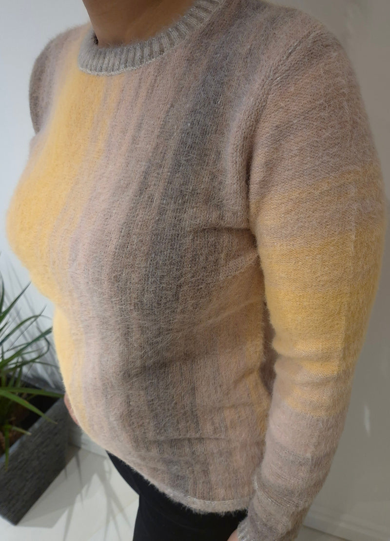 ANONYMOUS Fluffy Soft Knit Jumper